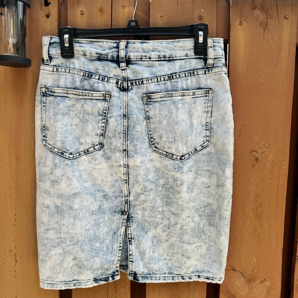 BLUE FAITH. Distressed Jean Skirt. Button Closure. Size Small. Two front pockets - Picture 2 of 14
